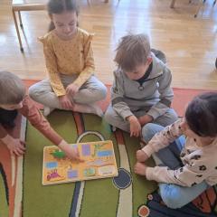 szukamy informacji o dinozaurach