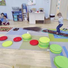 Pokonujemy leśną drogę