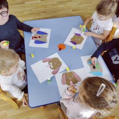 Praca plastyczna w Dniu Kundelka