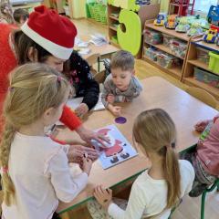 sprawdzamy czy udało nam się zdobyć wszystkie elementy stroju Mikołaja