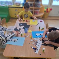 Wykonujemy pracę plastyczną
