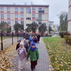 W drodze do sklepu z warzywami i owocami