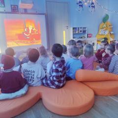 Oglądamy świąteczną bajkę