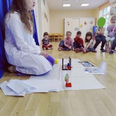 Rozmowa o tym, dlaczego spada spadochron